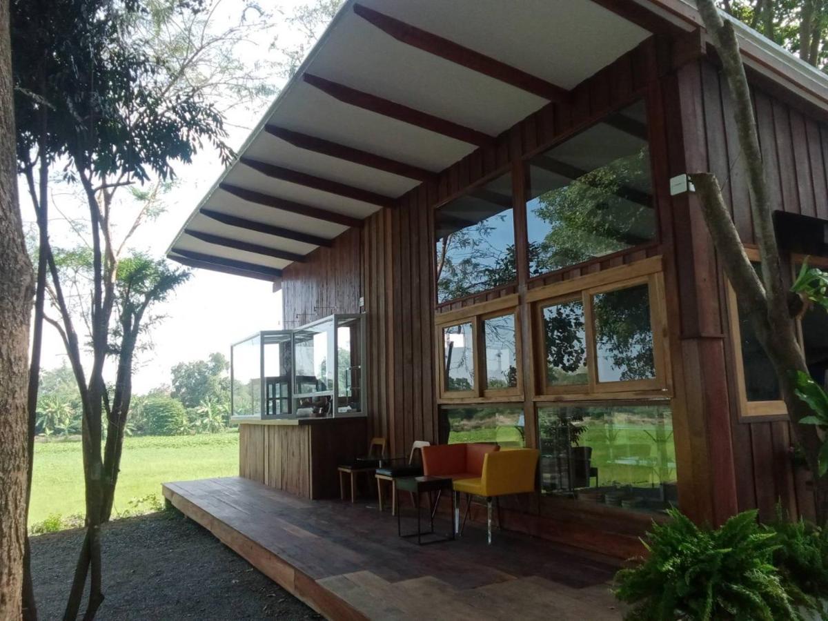 Baan Tonjaeng Resort Chai Nat Esterno foto